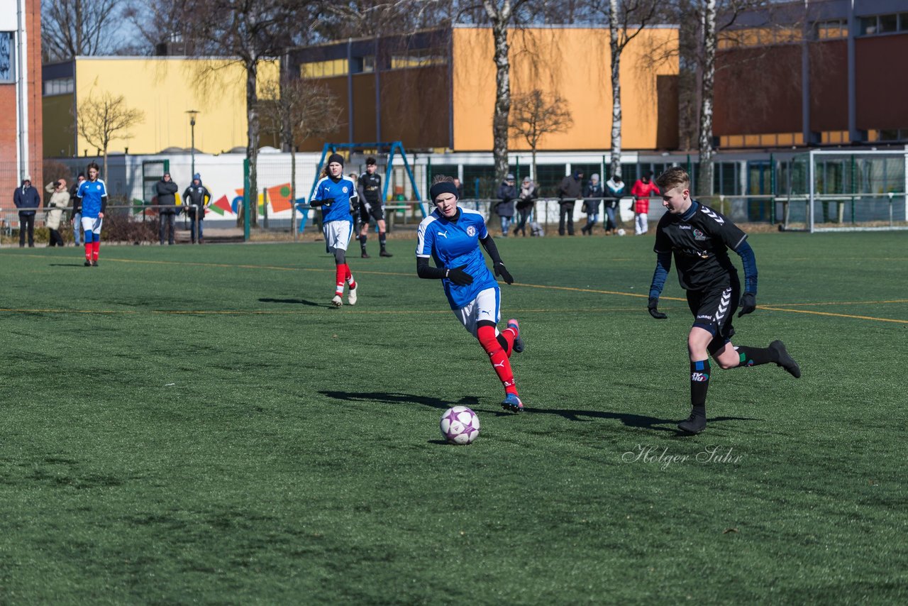 Bild 433 - B-Juniorinnen Halbfinale SVHU - Holstein Kiel : Ergebnis: 3:0